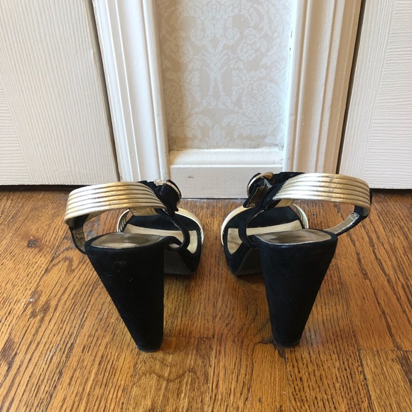 CALVIN KLEIN BLK SUEDE/GOLD STRAPPY SANDALS SZ 8 - Picture 3 of 8
